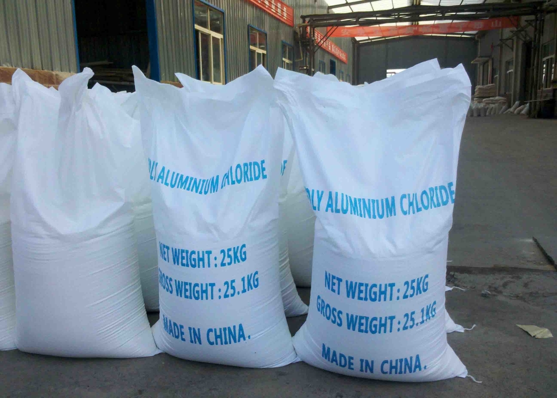 PAC Powder Inorganic Polymer 40 - 70% Basicity Drinking Water Purification Chemicals For Paper Industry Spray Drying